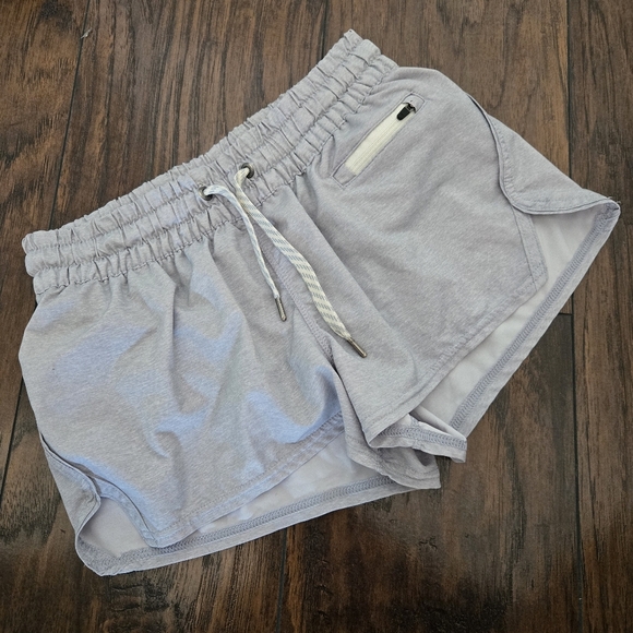 Vuori Clementine 2" Athletic Running Shorts Liner Lined Silver Gray Size XS - Picture 1 of 8